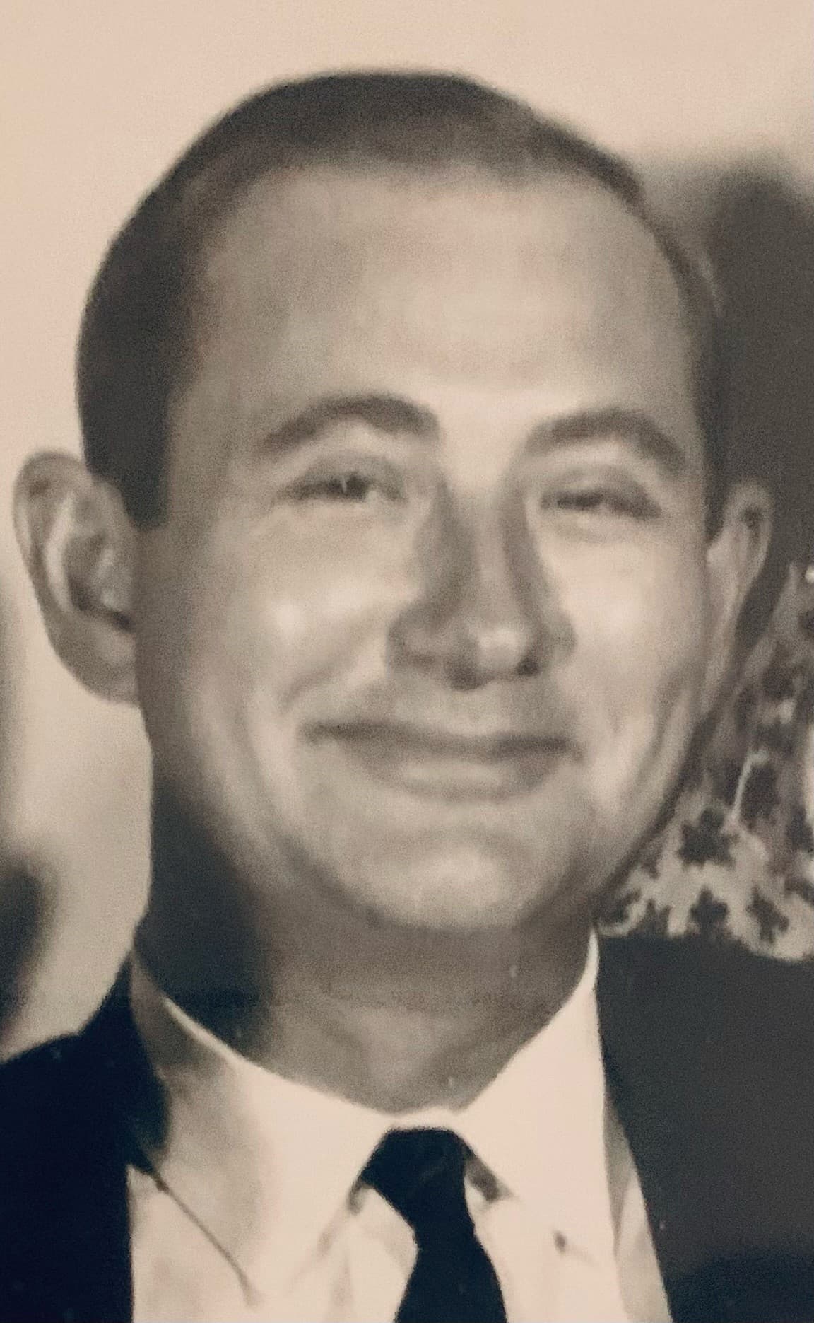 Robert E. Lindquist